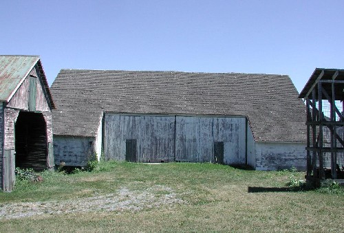 Barn with double outsheds.jpg