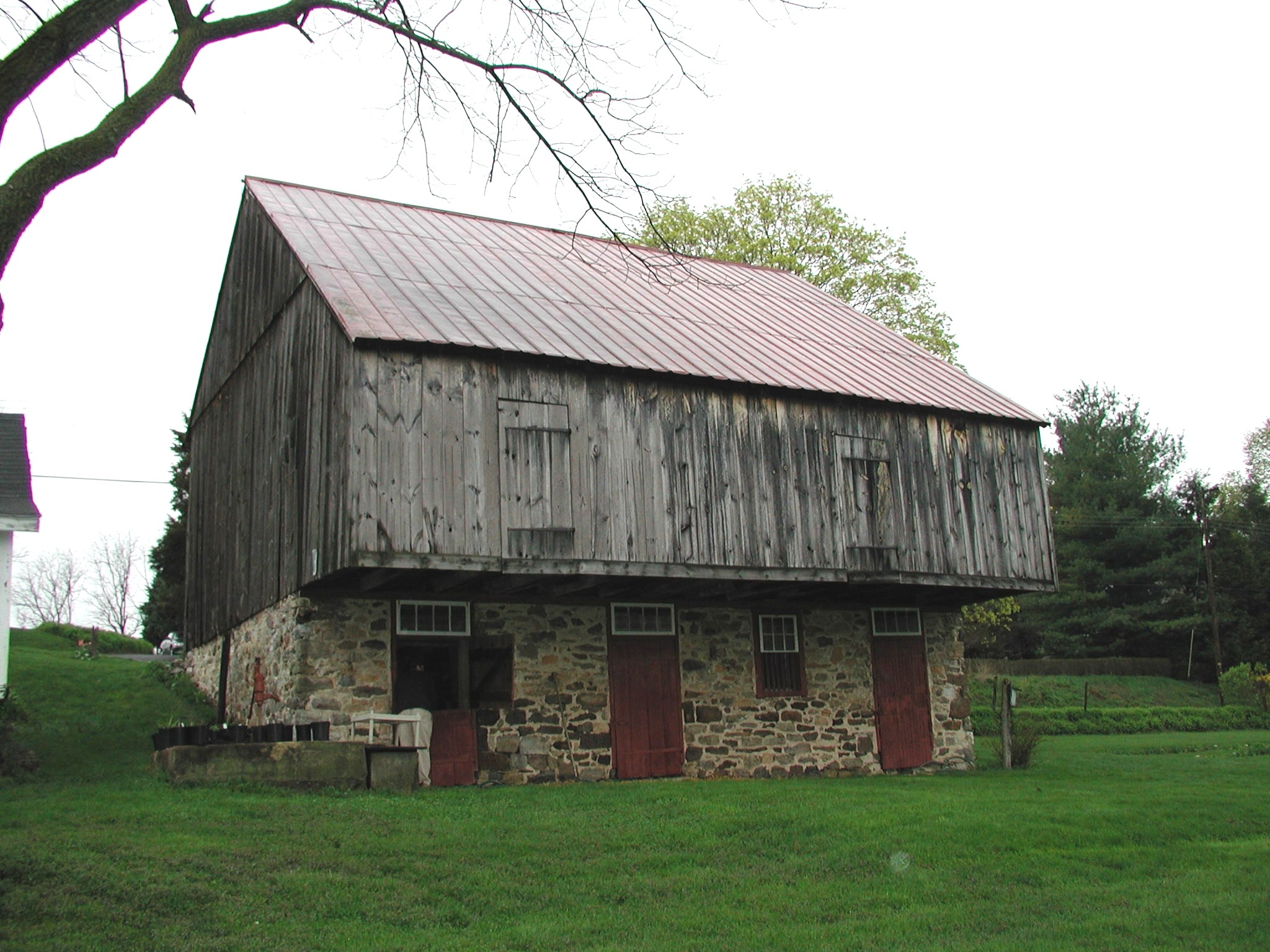 001 Pennsylvania Barn, Oley Valley, Berks County, c. 1820.jpg